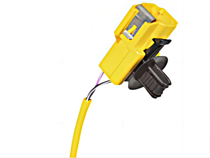 適（shì）用於橢圓孔的連接器卡扣，帶杉樹頭